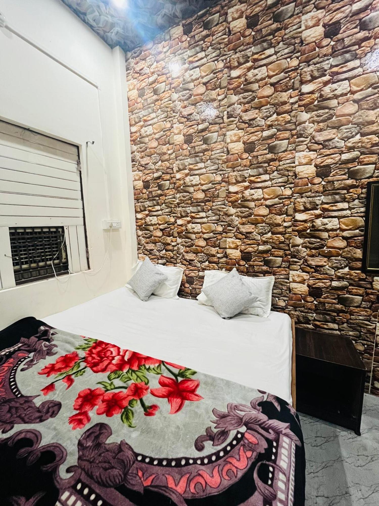 Guest house Sitaram P *