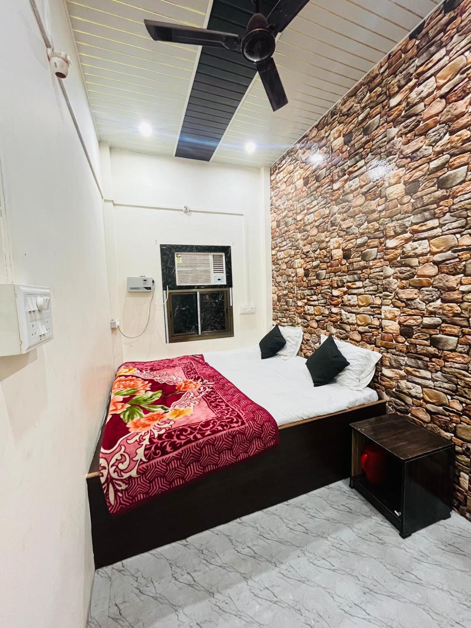 Sitaram P Guest house *